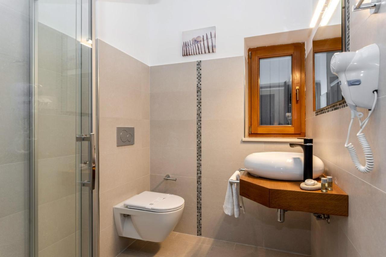 Santalezi Hotel Tomazici المظهر الخارجي الصورة
